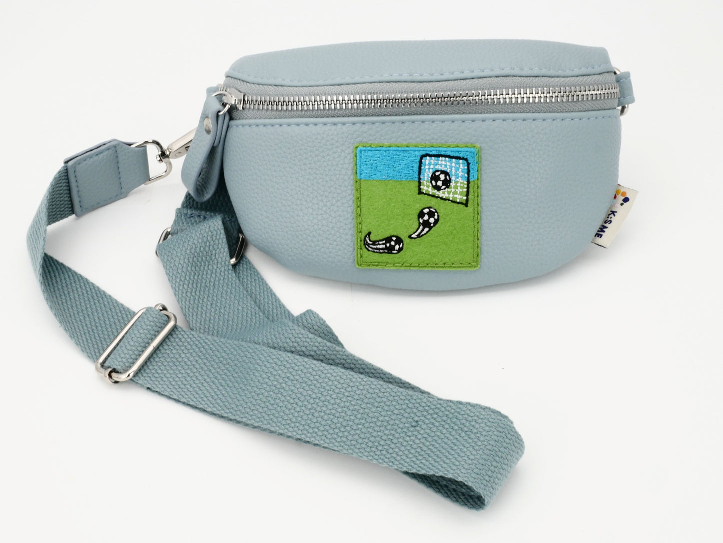 KisMe Sidebag Fußballfeld hellblau