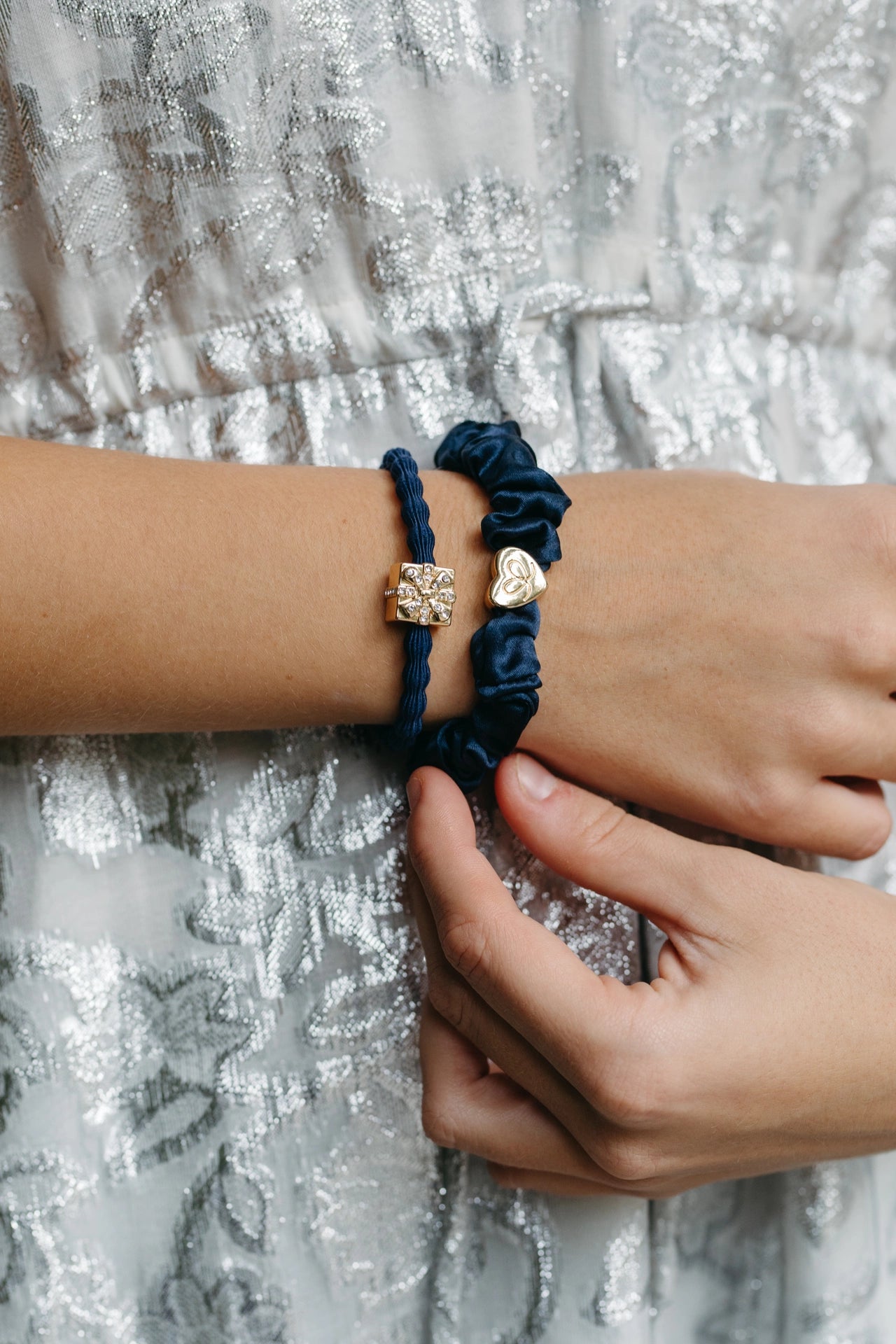 byEloise Christmas Present