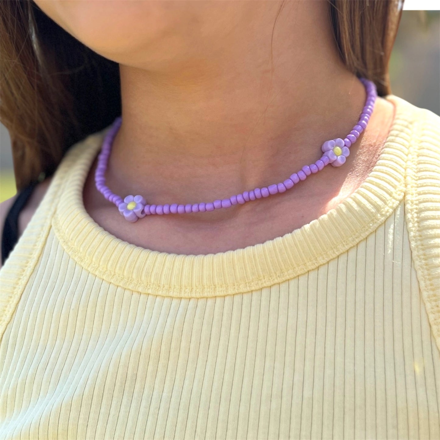 Ratatam! Elastische Halskette mit Blumen - lila