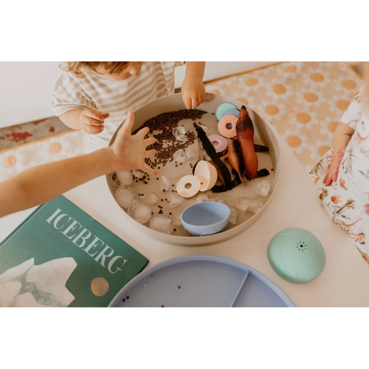 Jellystone Tray Play - Soft Blue