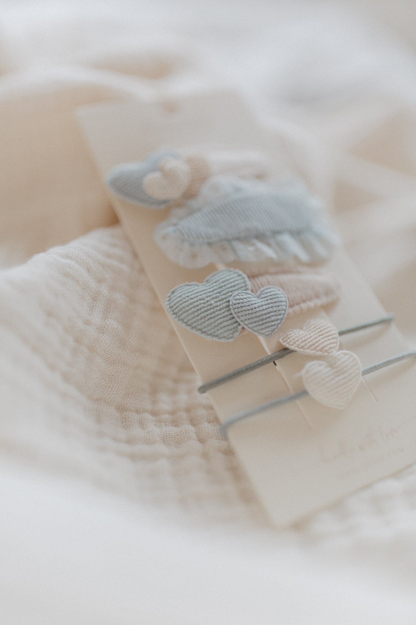 Leevje Haarspangen 'blue broderie anglaise mix'