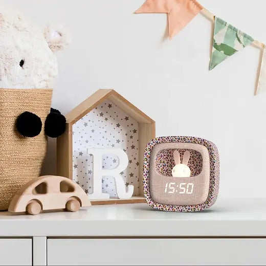 MOB Billy Clock and Light - Leo
