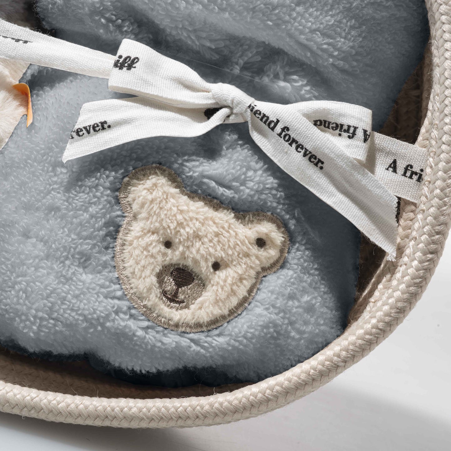 Steiff Geschenkset Lio Pinguin mit Rassel und Latz