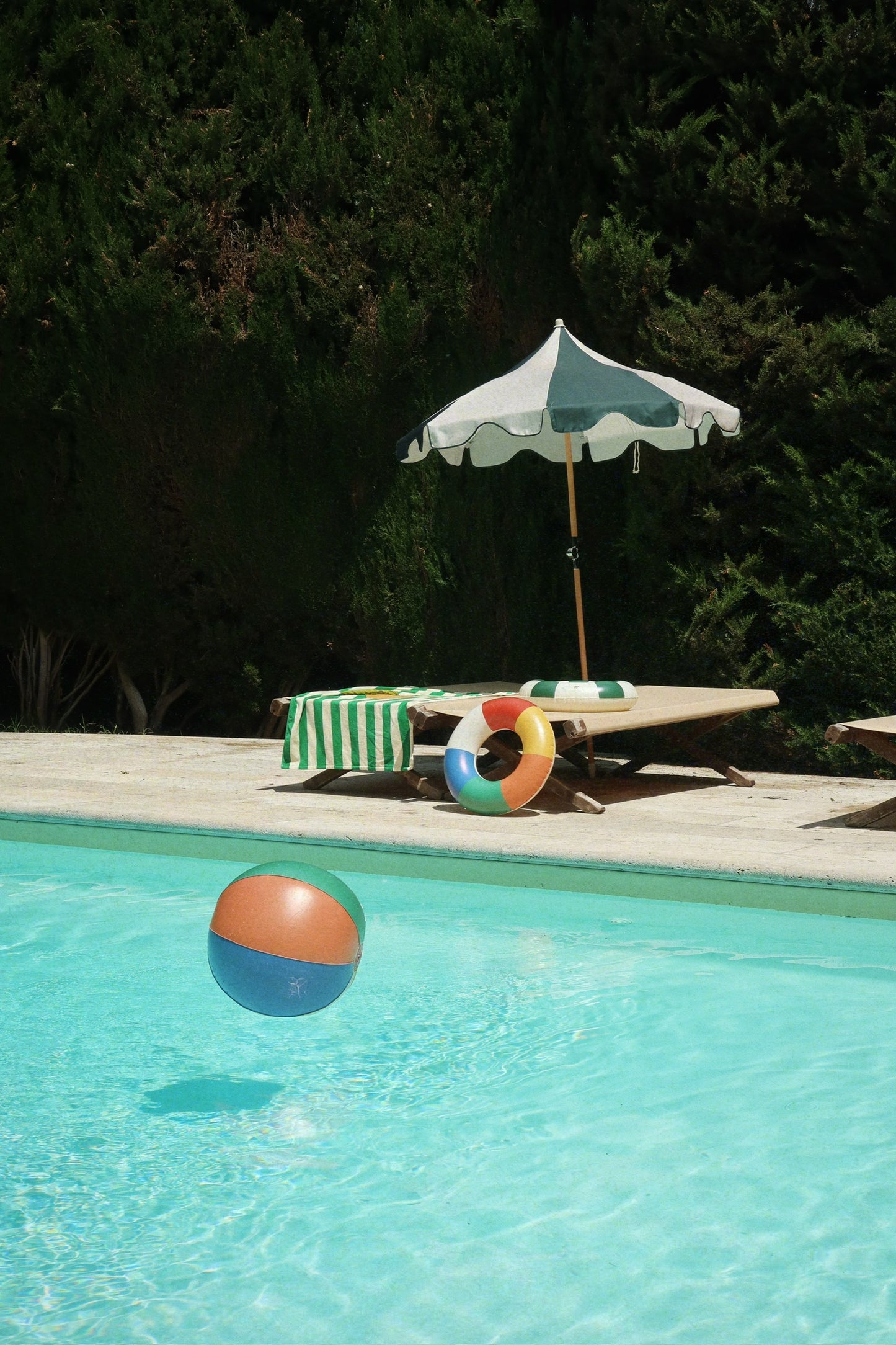 Konges Sløjd Schwimmring- und Beachball-Set