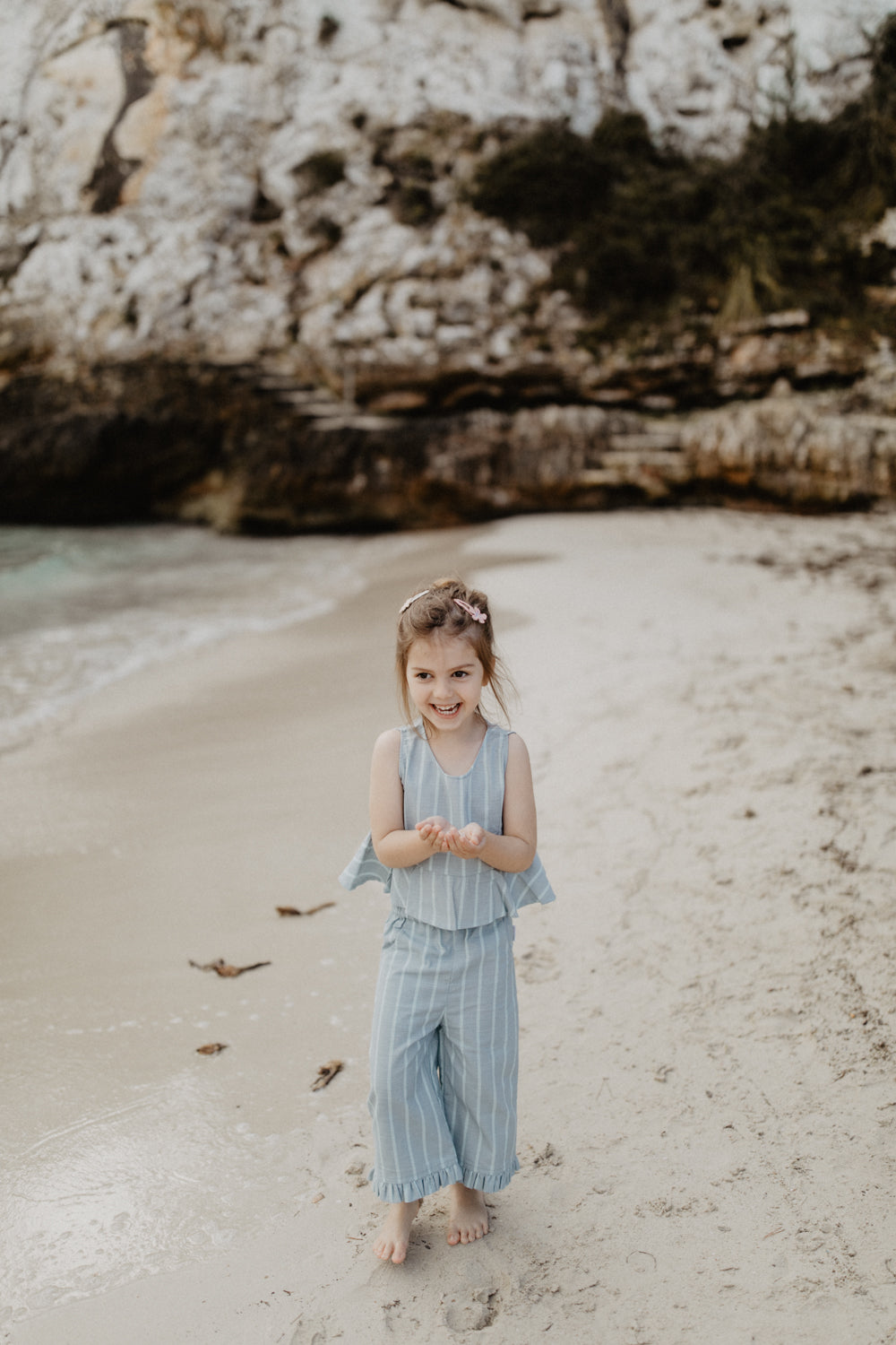 Leevje Top mit Rüschensaum gestreift