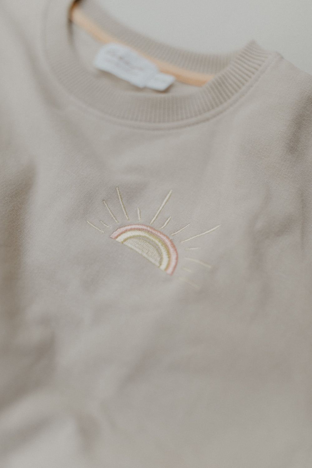 Leevje Sweater - oh hey vacay unisex