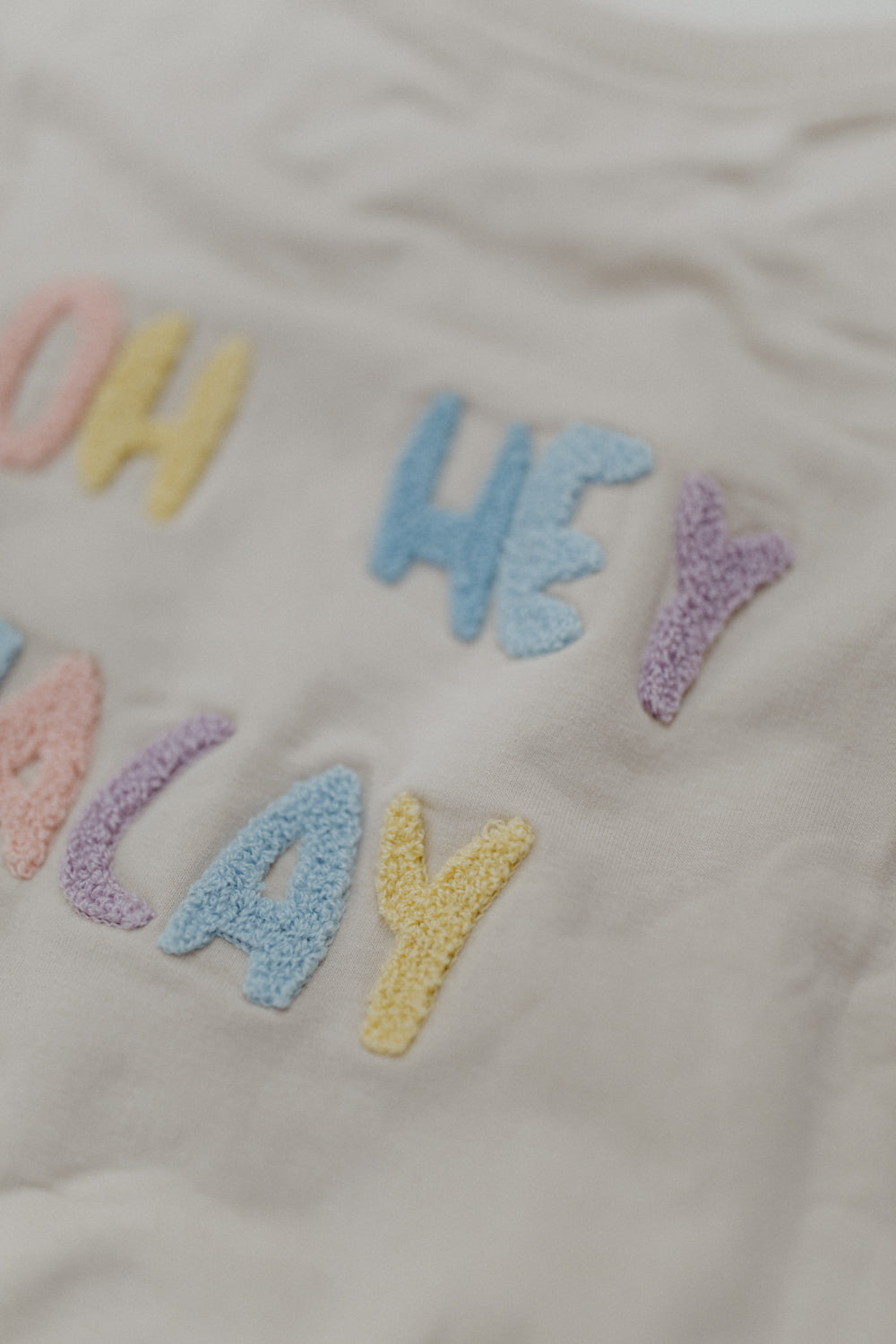 Leevje Sweater - oh hey vacay unisex