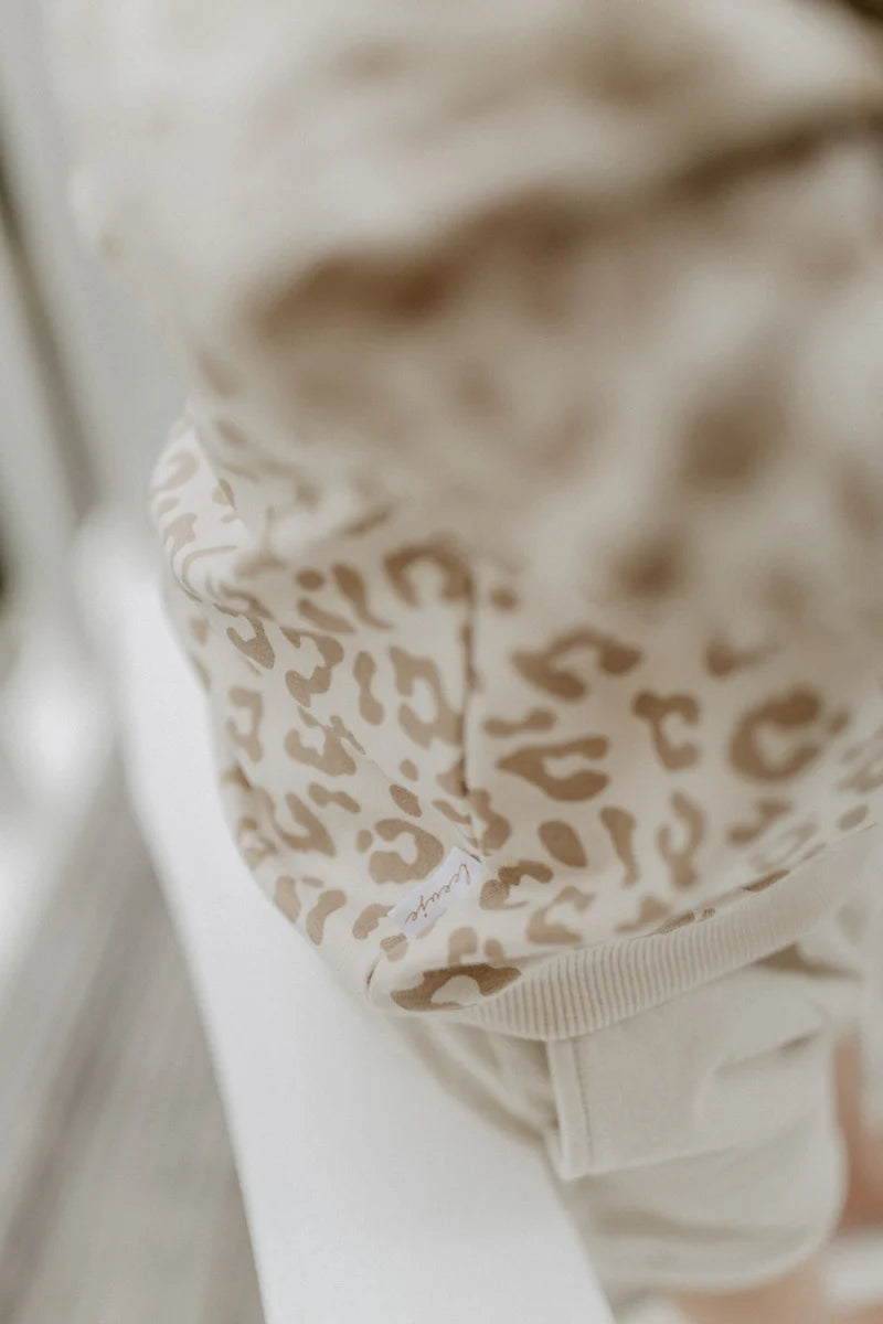 Leevje Oversized Sweater im Leoprint