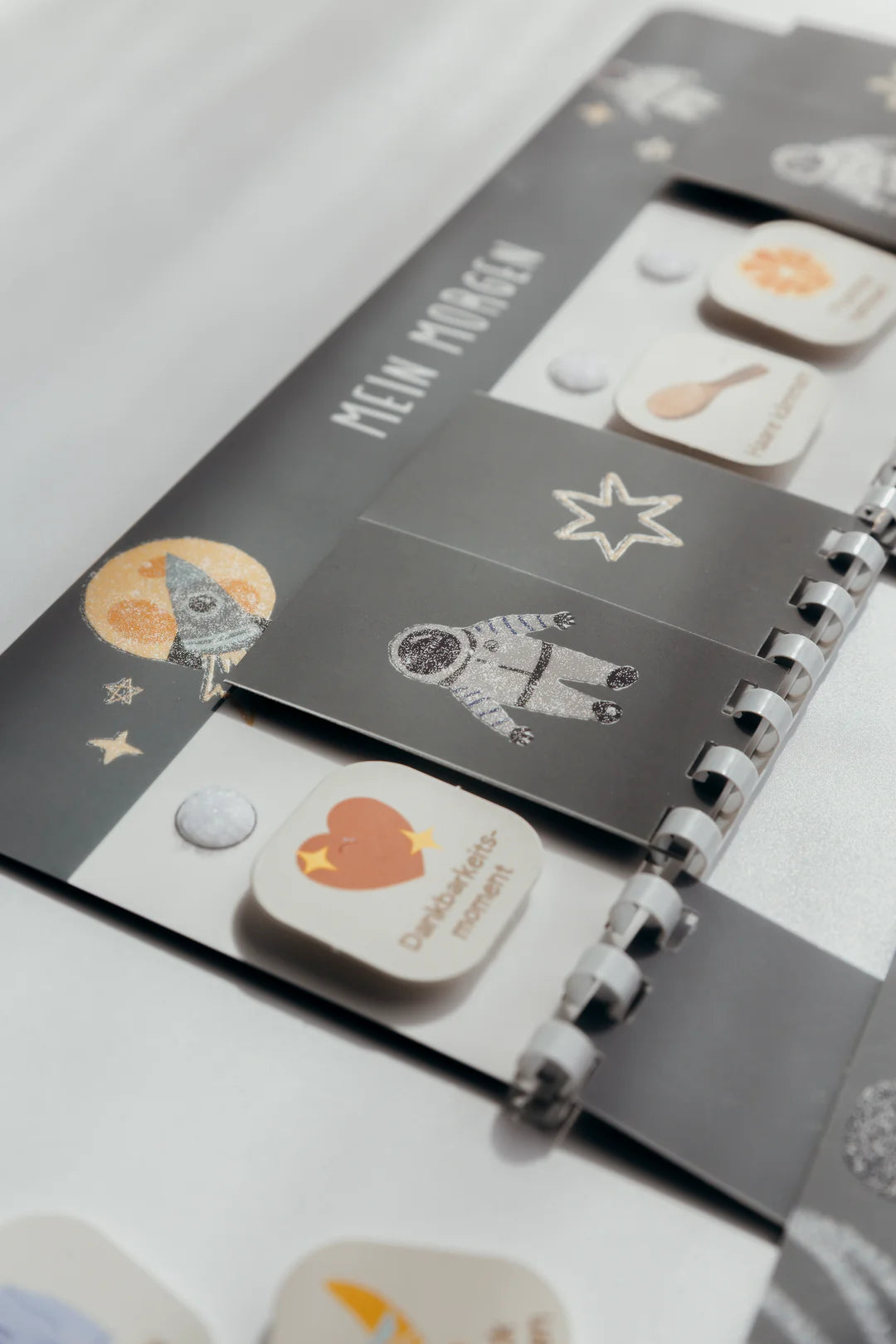 inliebekind Routineplaner inkl. Symbolkärtchen ASTRO GLITZER