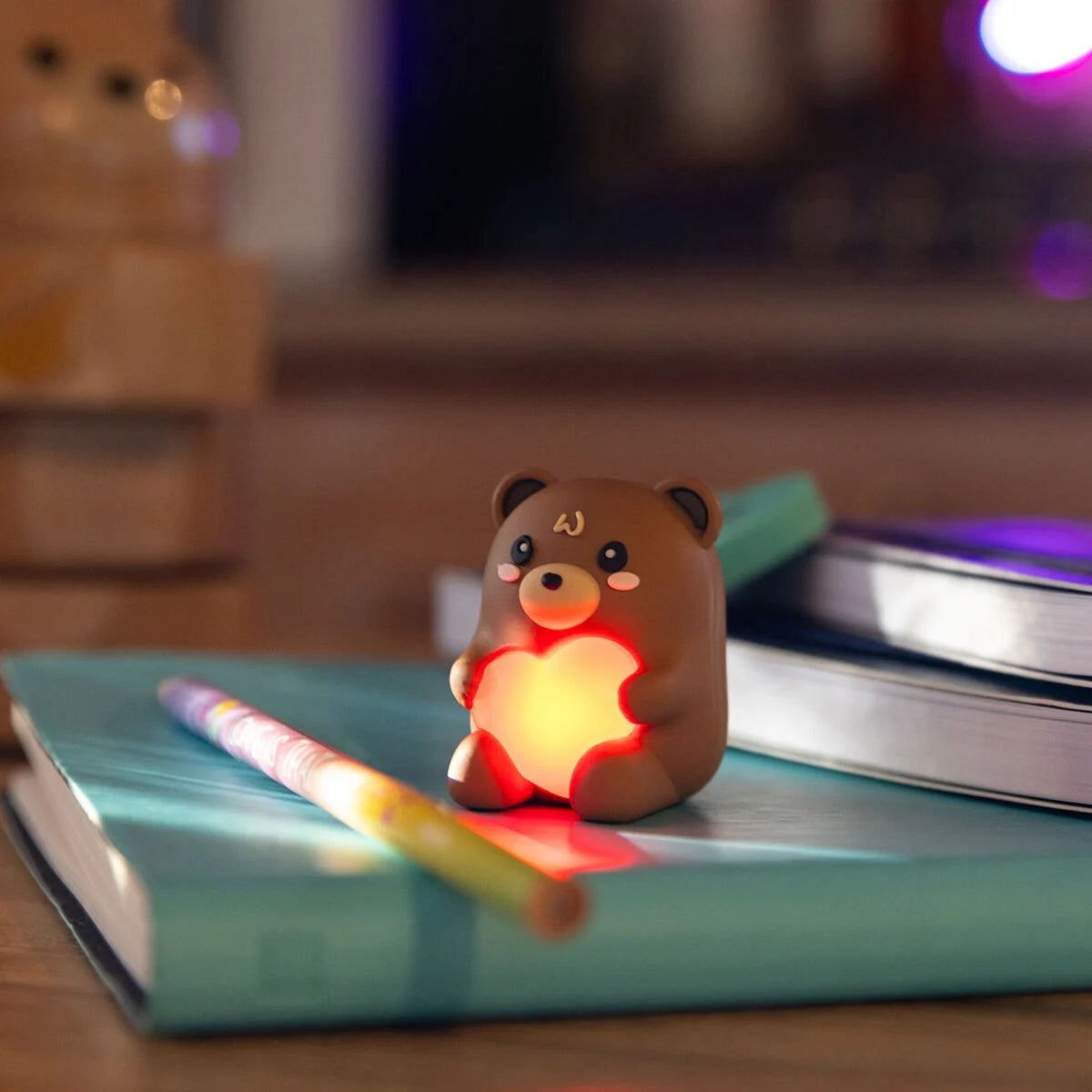 Legami Aufleuchtender Bleistiftspitzer mit Behälter - Teddybär - Schärfen ist Magie