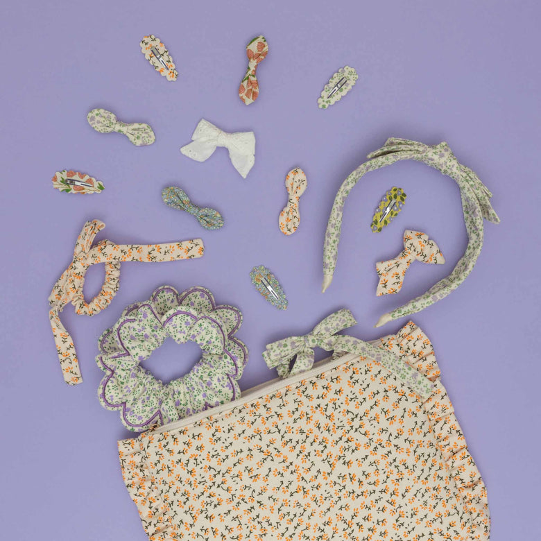 Mimi & Lula Blumen Scrunchie