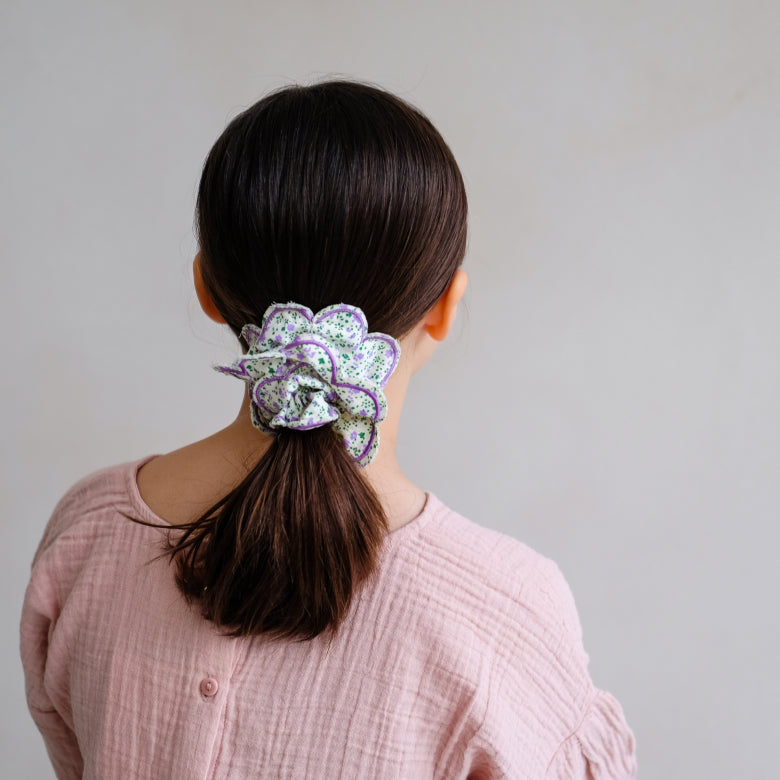 Mimi & Lula Blumen Scrunchie
