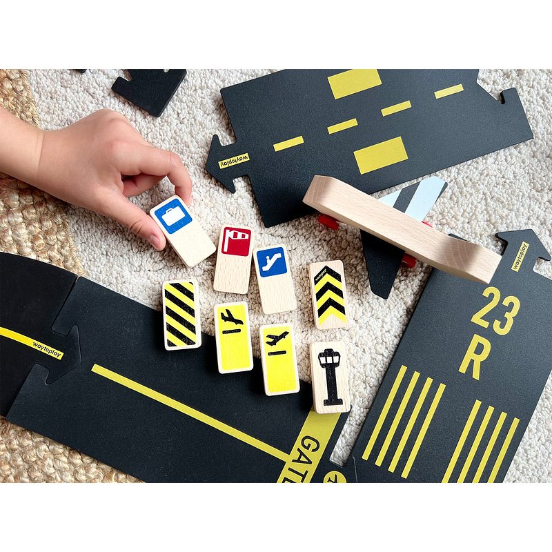 waytoplay Airport signs Flughafenschilder