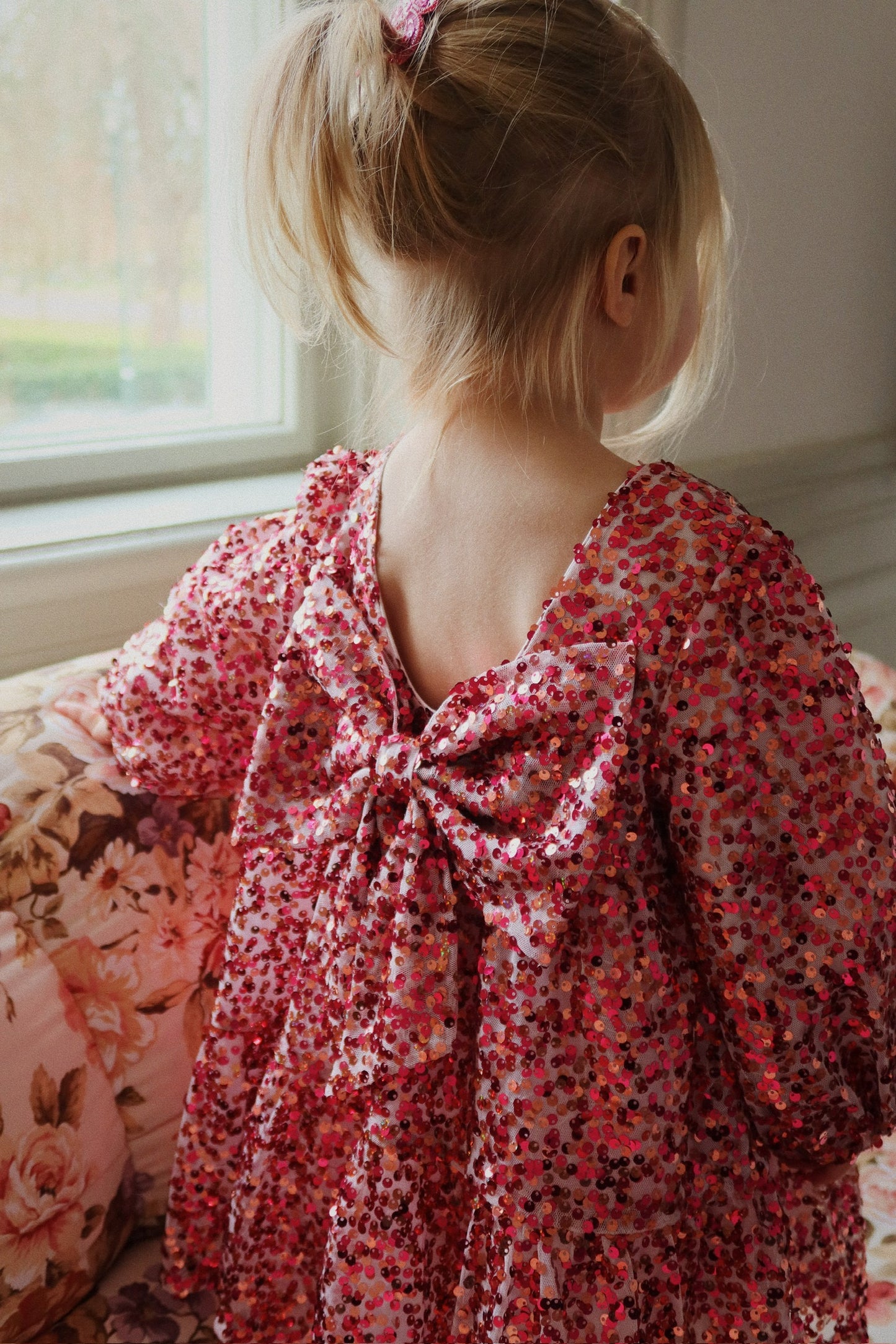 Konges Sløyd Lila Pailletten Schleifen-Kleid