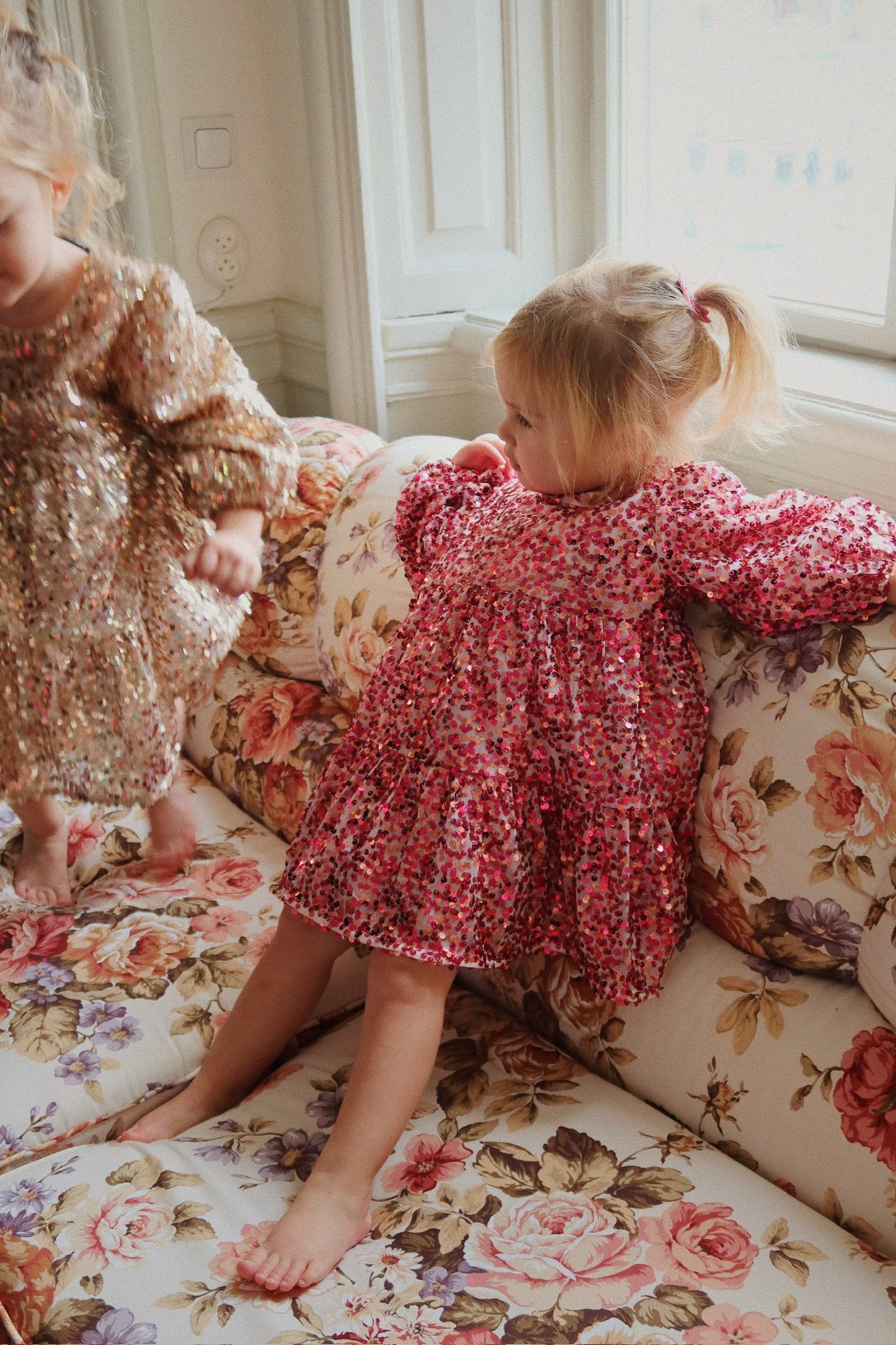 Konges Sløyd Lila Pailletten Schleifen-Kleid