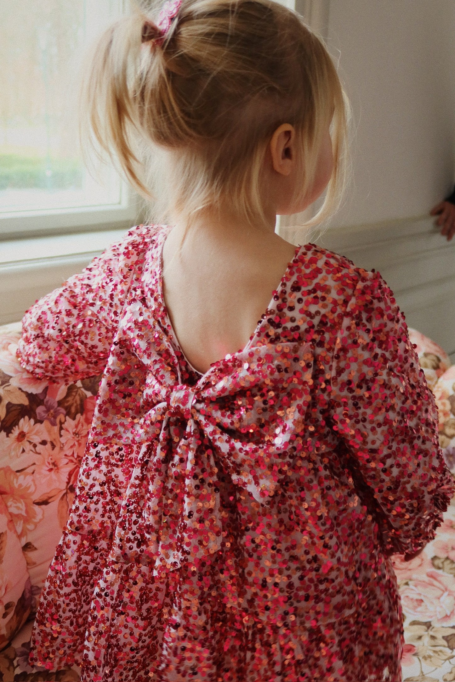 Konges Sløyd Lila Pailletten Schleifen-Kleid