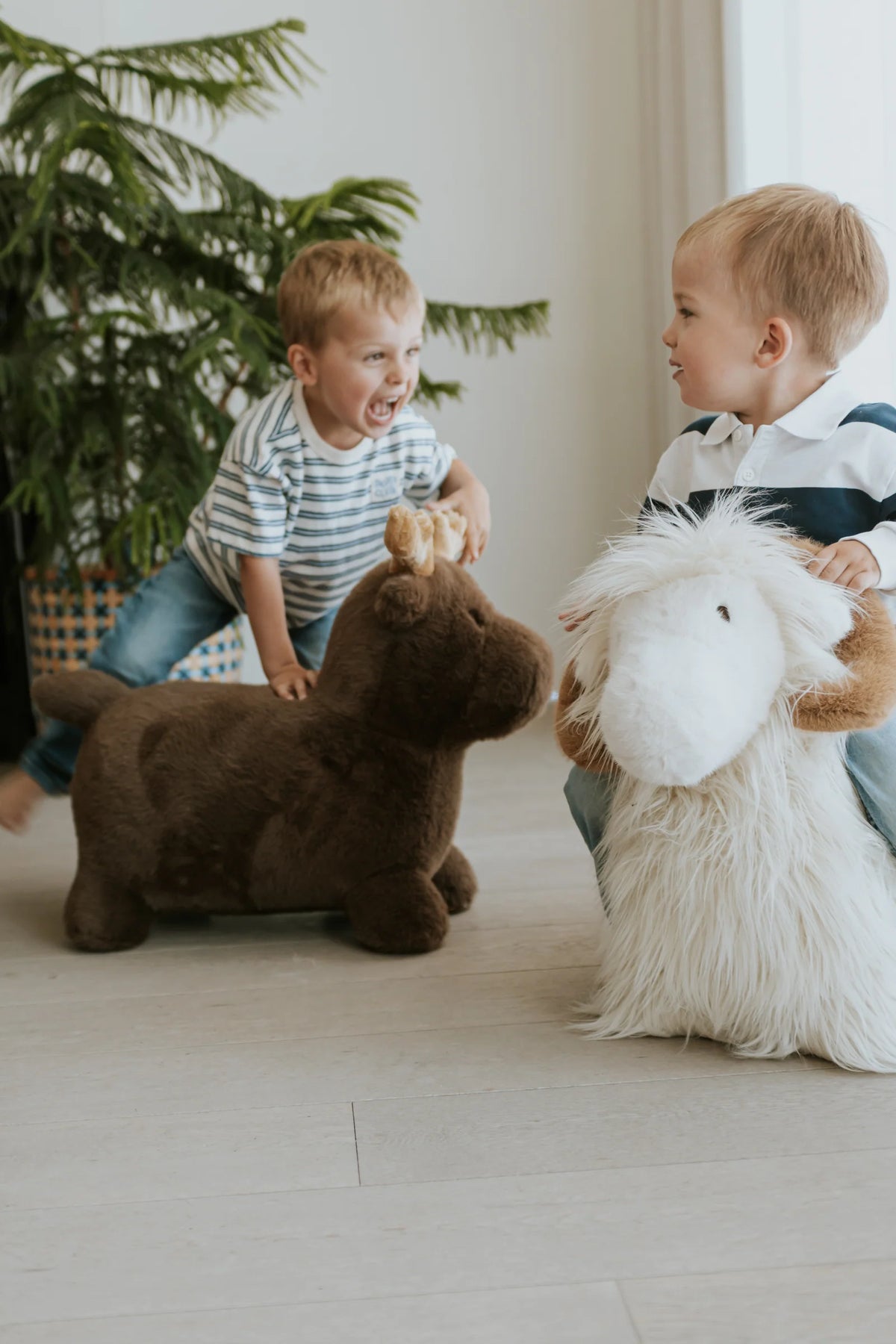 Wild & Soft Widder Hüpfspielzeug
